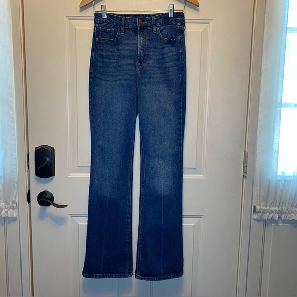 Old Navy Higher High-Rise Flare Jeans in Dark Anza Sz 4 - Picture 1 of 13